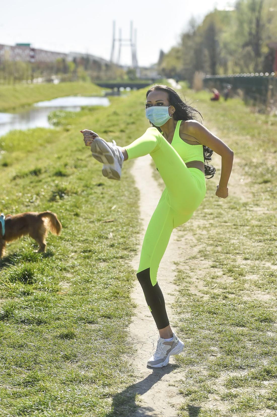 Małgorzata Godlewska ćwiczy pod gołym niebem