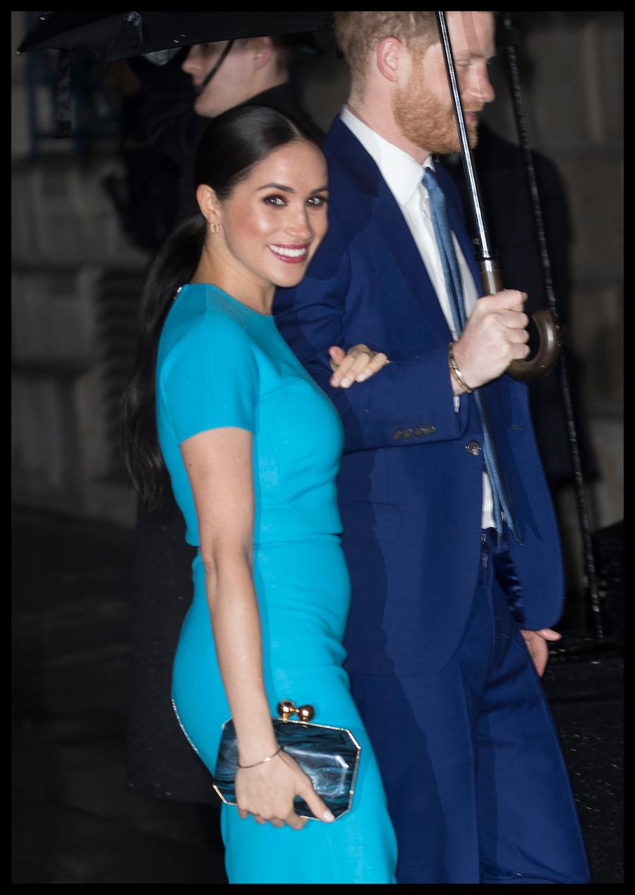 Meghan Markle i Książę Harry na oficjalnym wystąpieniu - księżna zachwyca w niebieskiej sukience. 
