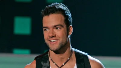 Był gwiazdą TVP, a po wypadku na skuterze wszyscy o nim zapomnieli. Co dziś robi Conrado Moreno?