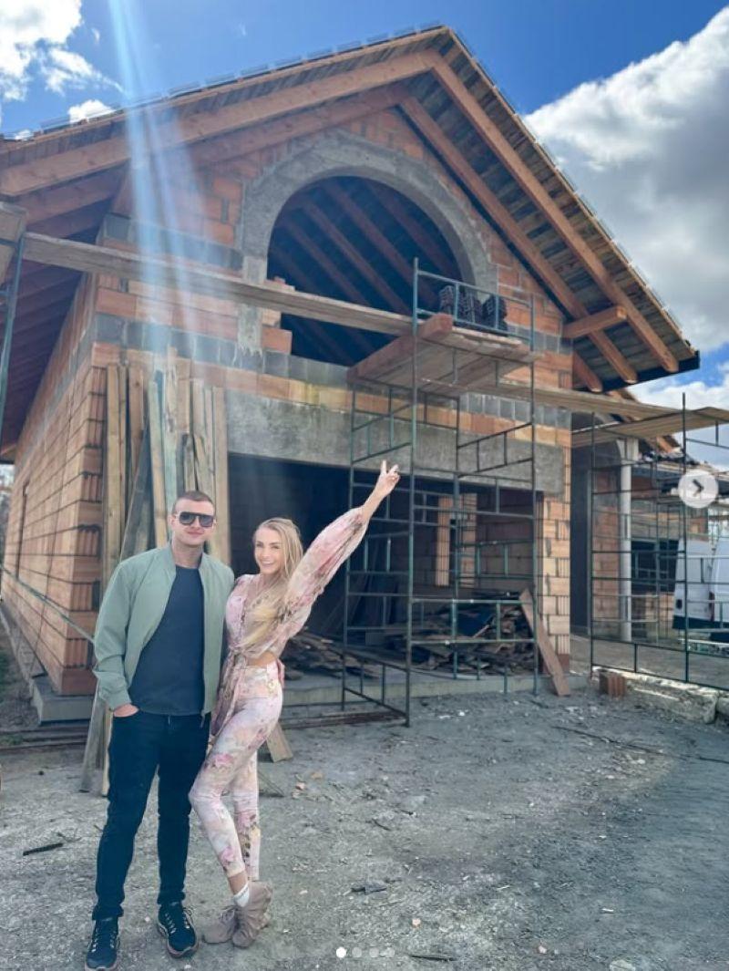 Instagram/piekni_i_mlodzi_joanna_narozna/piekniimlodzidawidnarozny