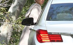 Elsa Pataky trzy tygodnie po porodzie! (FOTO)