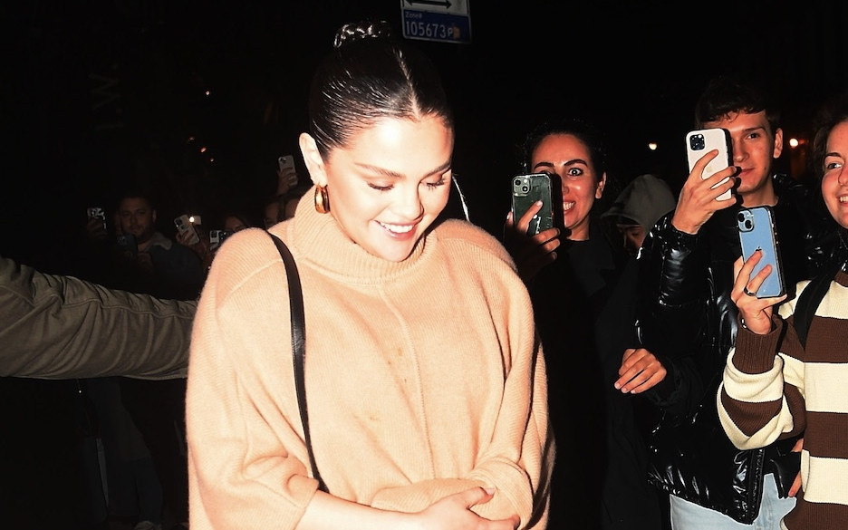 Szykowna Selena Gomez ze słynnymi przyjaciółkami, spędza sobotni wieczór