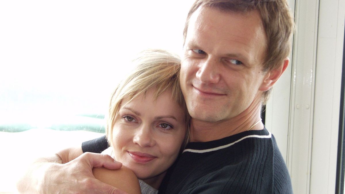 Pamiętacie byłą żonę Cezarego Pazury? Weronika Marczuk ma 54 lata i wciąż zachwyca. Właśnie pokazała się publicznie