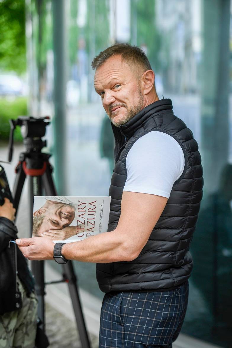 Gwiazdy w “Dzień Dobry TVN”. Paulina Krupińska w super looku, Mateusz Gessler, Artur Gadowski, Cezary Pazura