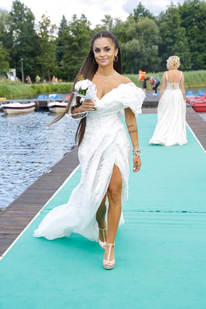 Gwiazdy prezentują liczne stylizacje na pokazie charytatywnym: Hyży, Opczowska, Węgrowska…