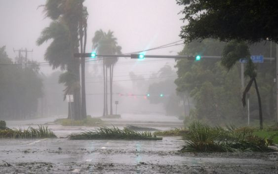 Tak wygląda Miami targane huraganem Irma (ZDJĘCIA)