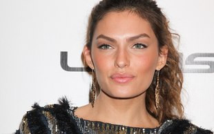 Piękna Alyssa Miller w seksownej mini (FOTO)