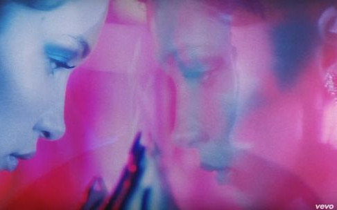 Bella Hadid rozebrała się w klipie The Weeknd! (VIDEO)