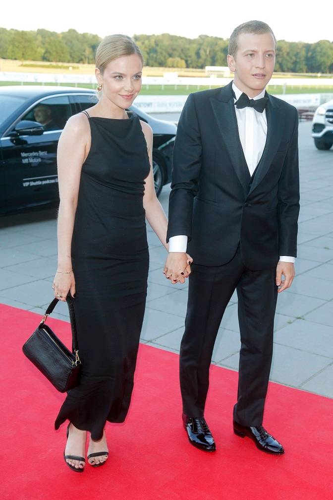 ORŁY 2021. Wieczór par: Różczka i Holubek, Boczarska i Banasiuk, Stuhr z żoną….