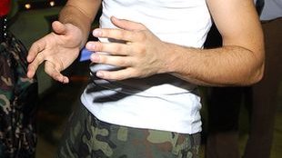 Damięcki tylko w skąpych slipkach?