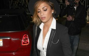 Nicole Scherzinger miała poważny wypadek na scenie (VIDEO)