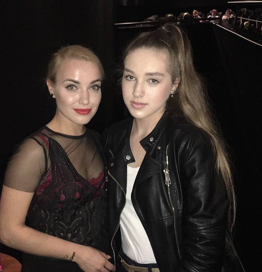 SZOK! Tak wyglądały pierwsze posty NATURALNEJ Caroline Derpieński! Plejada gwiazd, pokazy, sesje zdjęciowe (FOTO)