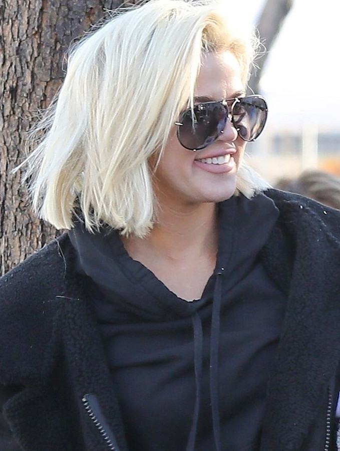 Myślę, że jest jej ojcem. Są bardzo podobni. 