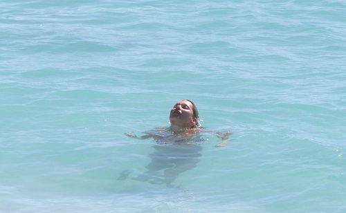 Kate Moss korzysta ze słońca na Karaibach