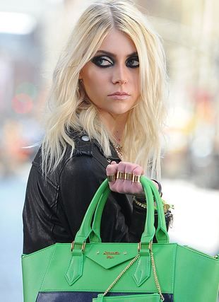 taylor-momsen-R1