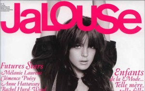 Pomarańczowa Lohan z bronią