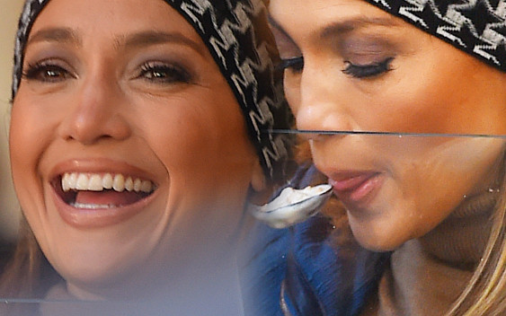 Nie możemy mieć jej głosu ani pupy, to przynajmniej chcemy TAKĄ CZAPKĘ (ZDJĘCIA)