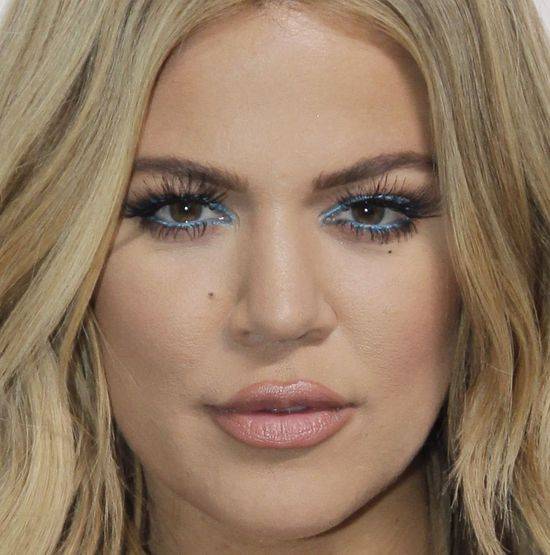 13 zdjęć, które ukazują, jak naprawdę wygląda twarz Khloe Kardashian