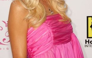 Paris Hilton pozwana o włosy!