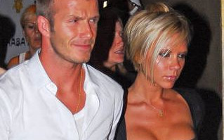 Victoria Beckham miała aż trzy operacje piersi?