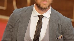 Jude Law opiekuje się swoimi dziećmi tak, jak matka