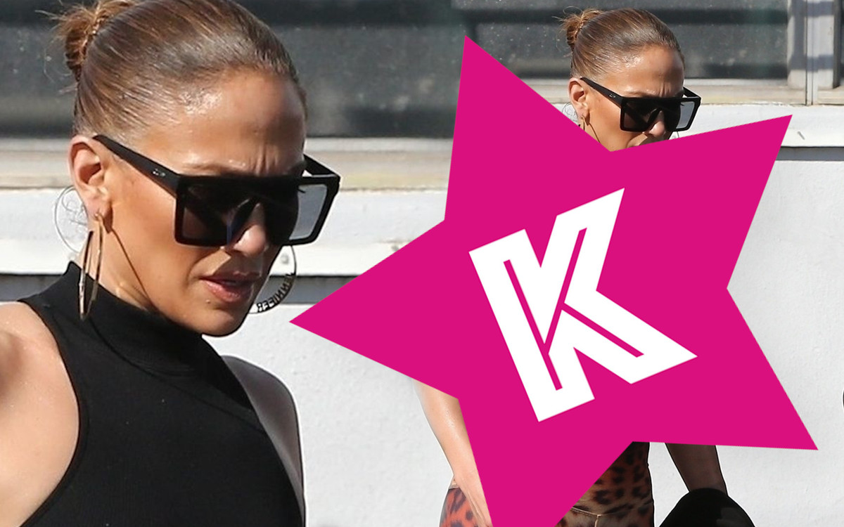 Jennifer Lopez chwali się UMIĘŚNIONYM brzuchem!