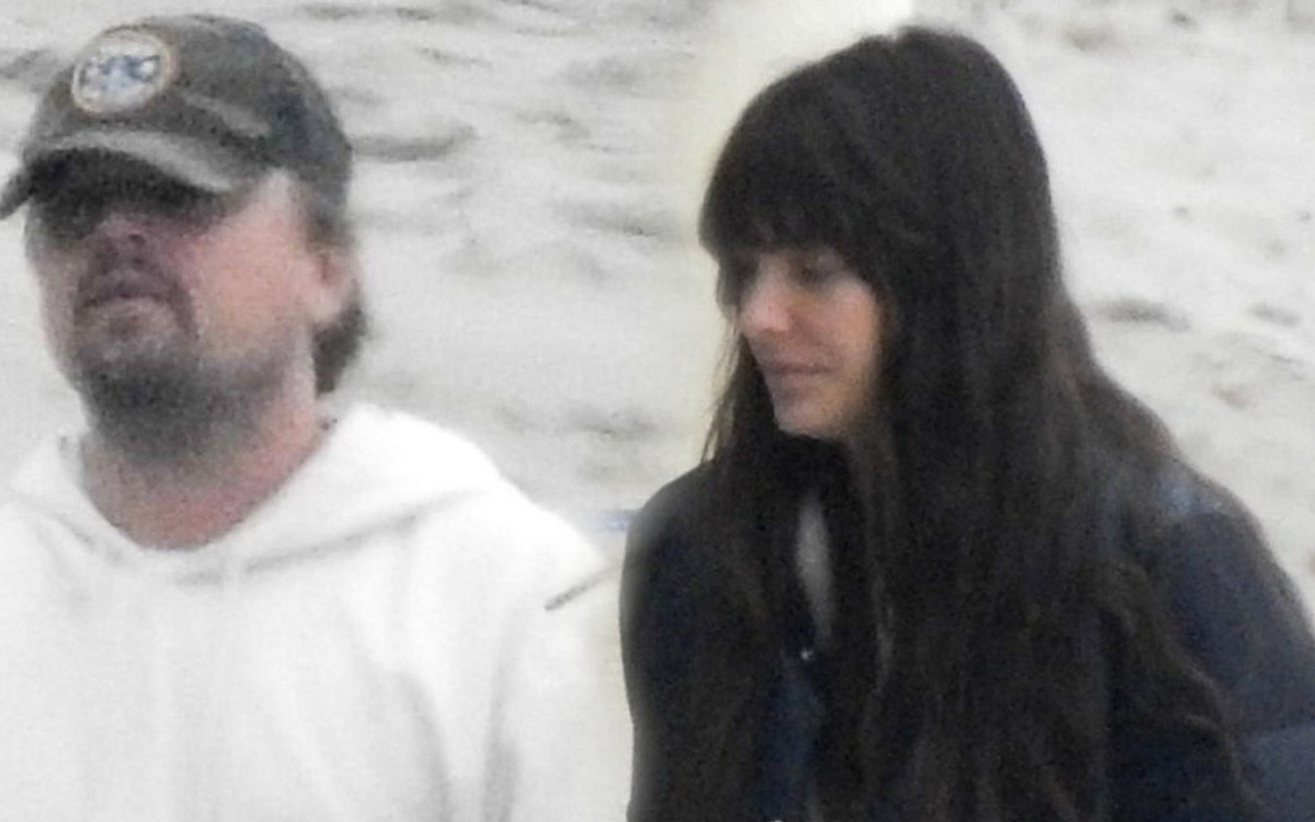 Leonardo DiCaprio z rodzicami i dziewczyną w Malibu (ZDJĘCIA)