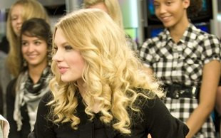 Miley Cyrus namawia Taylor Swift do zrobienia tatuażu