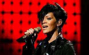 Rihanna ma uporczywe bóle głowy