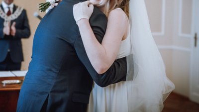 Gwiazda wzięła ślub w tajemnicy! Fani szaleją z radości. Lawina gratulacji w sieci