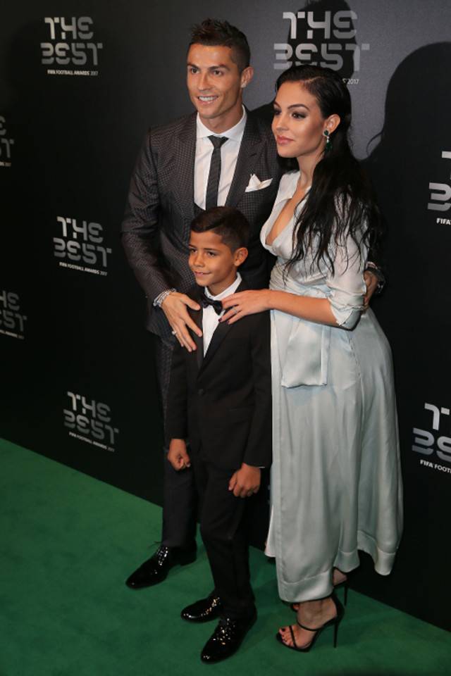 Cristiano Ronaldo ZDRADZIŁ ciężarną Georginę Rodriguez?