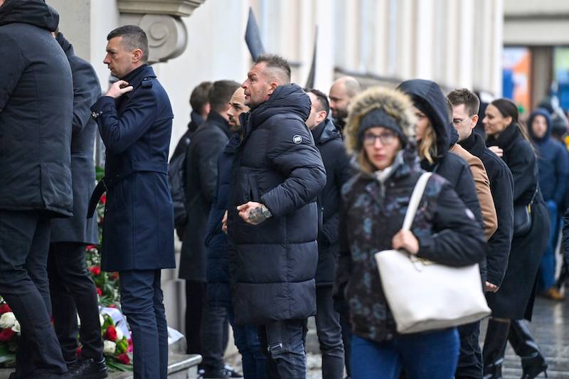 Pogrzeb Lucjana Brychczego. Tłumy piłkarzy i kibiców przyszły pożegnać legendę Legii Warszawa