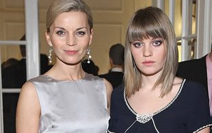 Małgorzata Foremniak z córką na salonach