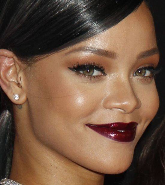 Jak naprawdę Rihanna wygląda z bliska?