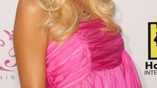 Paris Hilton pozwana o włosy!