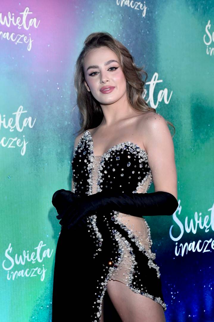 Premiera filmu “Święta inaczej”: Gąsiewska i Zdrójkowski na tym samym evencie, Katarzyna Burzyńska z modową wpadką