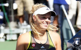 Caroline Wozniacki niech lepiej nie śpiewa (VIDEO)