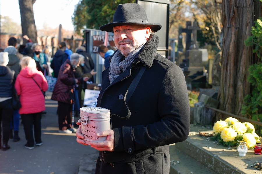 Gwiazdy na Starych Powązkach. Komu w tym roku chciało się zbierać do puszki?