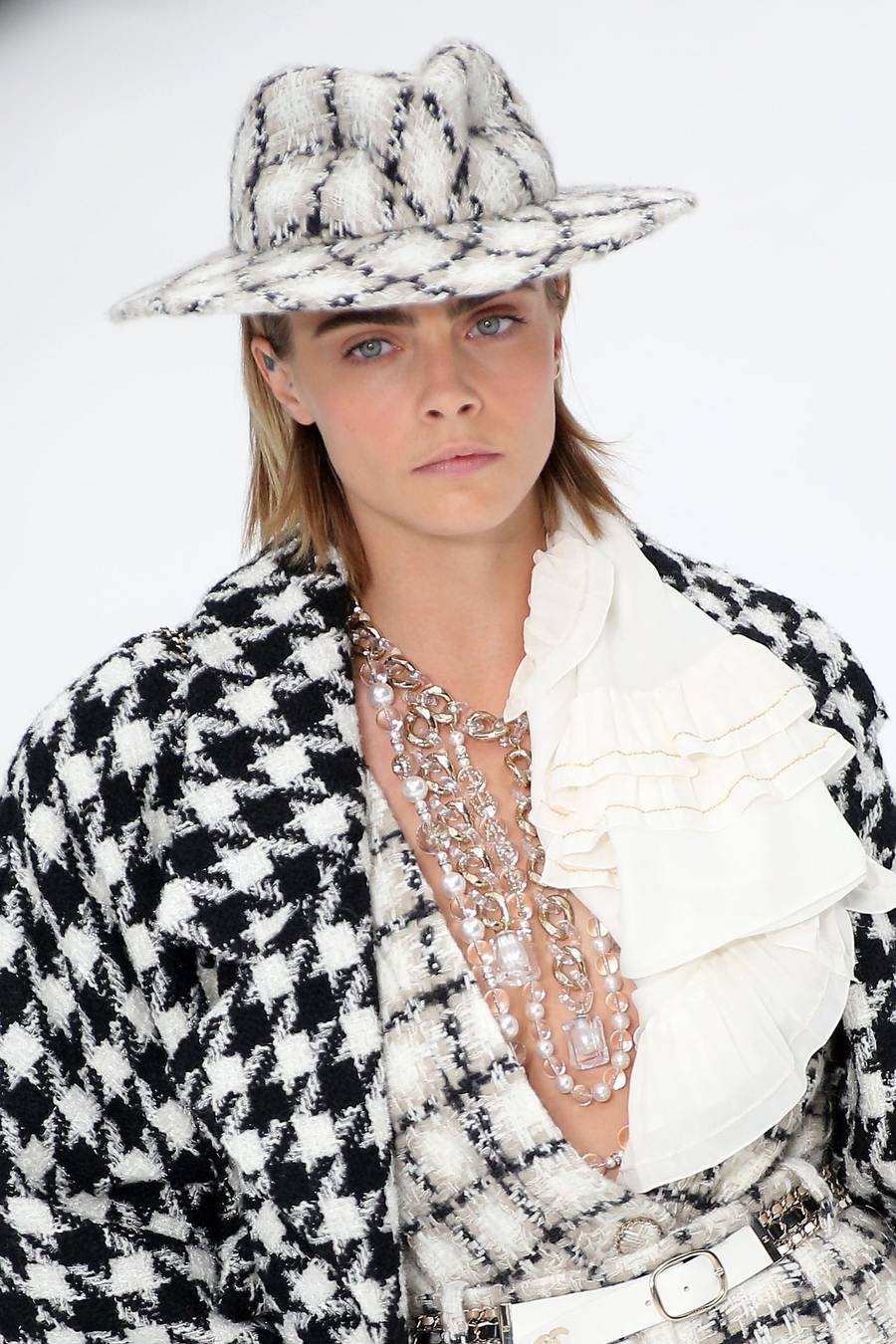 NIEZWYKŁY pokaz Chanel – dwa tygodnie po śmierci Karla Lagerfelda