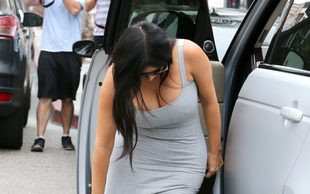 Kim Kardashian potknęła się idąc w butach na obcasach
