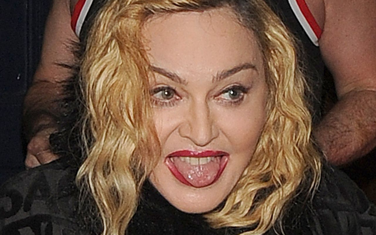 Madonna bez brwi, sugeruje, że jest homoseksualistką. Fani atakują