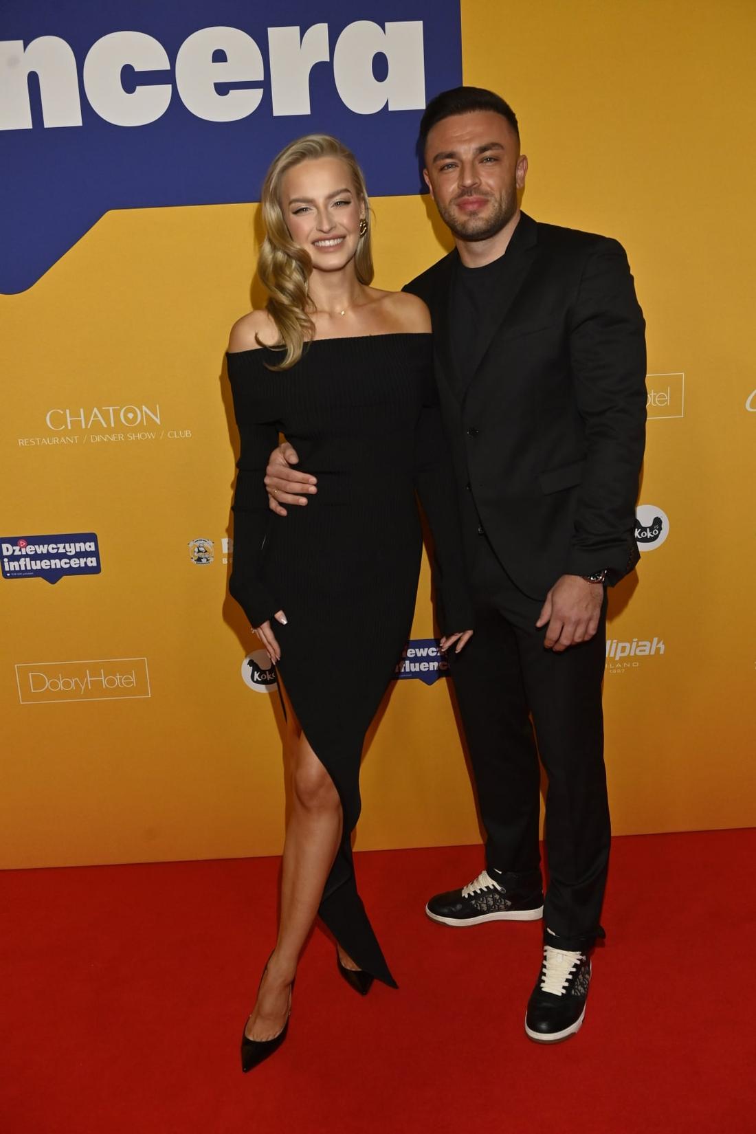 Karolina Pisarek-Salla, Roger Salla