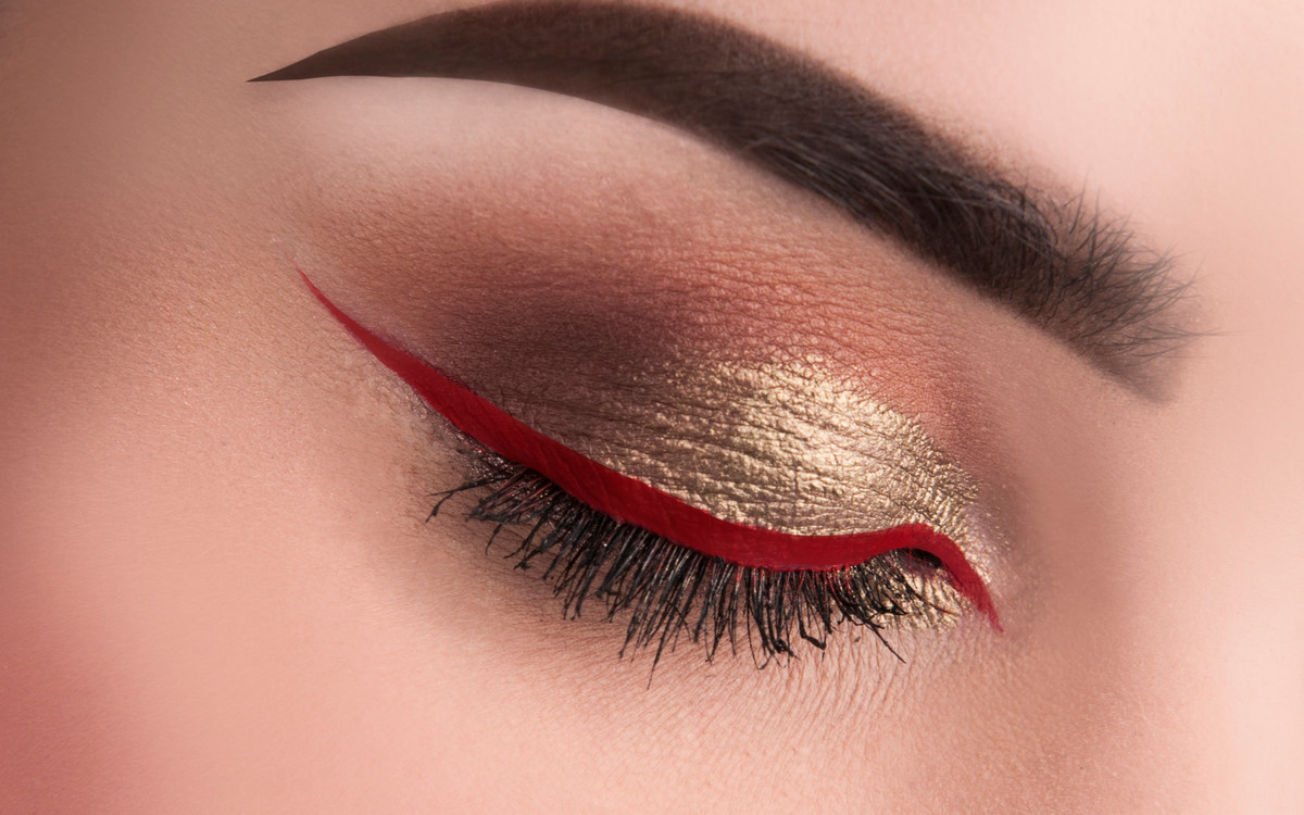 Metaliczny makijaż od rana do wieczora