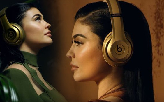 Kylie Jenner TO sprzeda? Ta reklama to jej życiowy sukces!