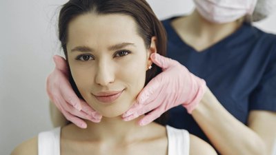 Laserowe zamykanie naczynek – sposób na pozbycie się „pajączków” i rumienia