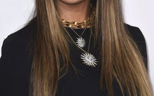 Szybko pożałowała, że na tę imprezę nie założyła majtek (FOTO)