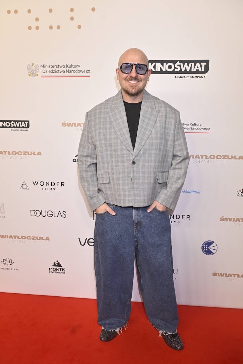 Wielka premiera filmu “Światłoczuła”. ODMIENIONY Nikodem Rozbicki, Kamil Nożyński, Ostaszewska… (FOTO)