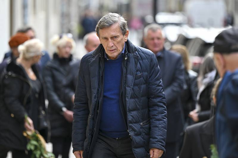 Pogrzeb Stanisława Radwana. Dorota Segda ze łzami w oczach żegna męża