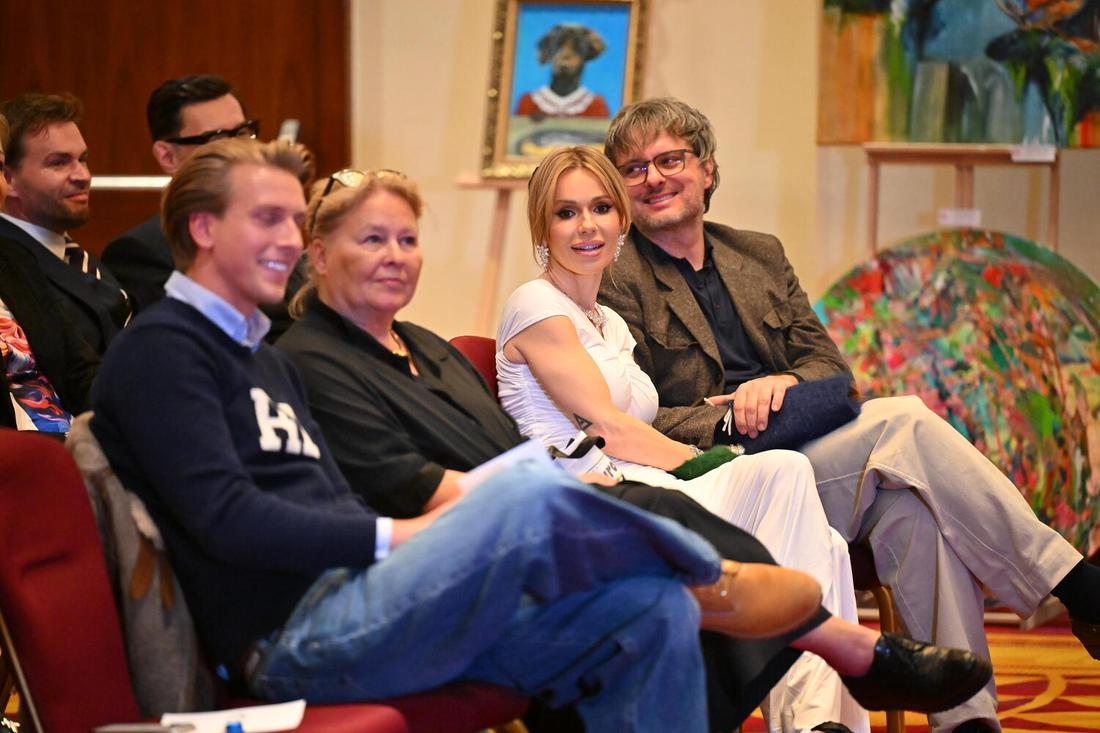 Doda na aukcji "Łapy i pędzle" fot. KAPiF