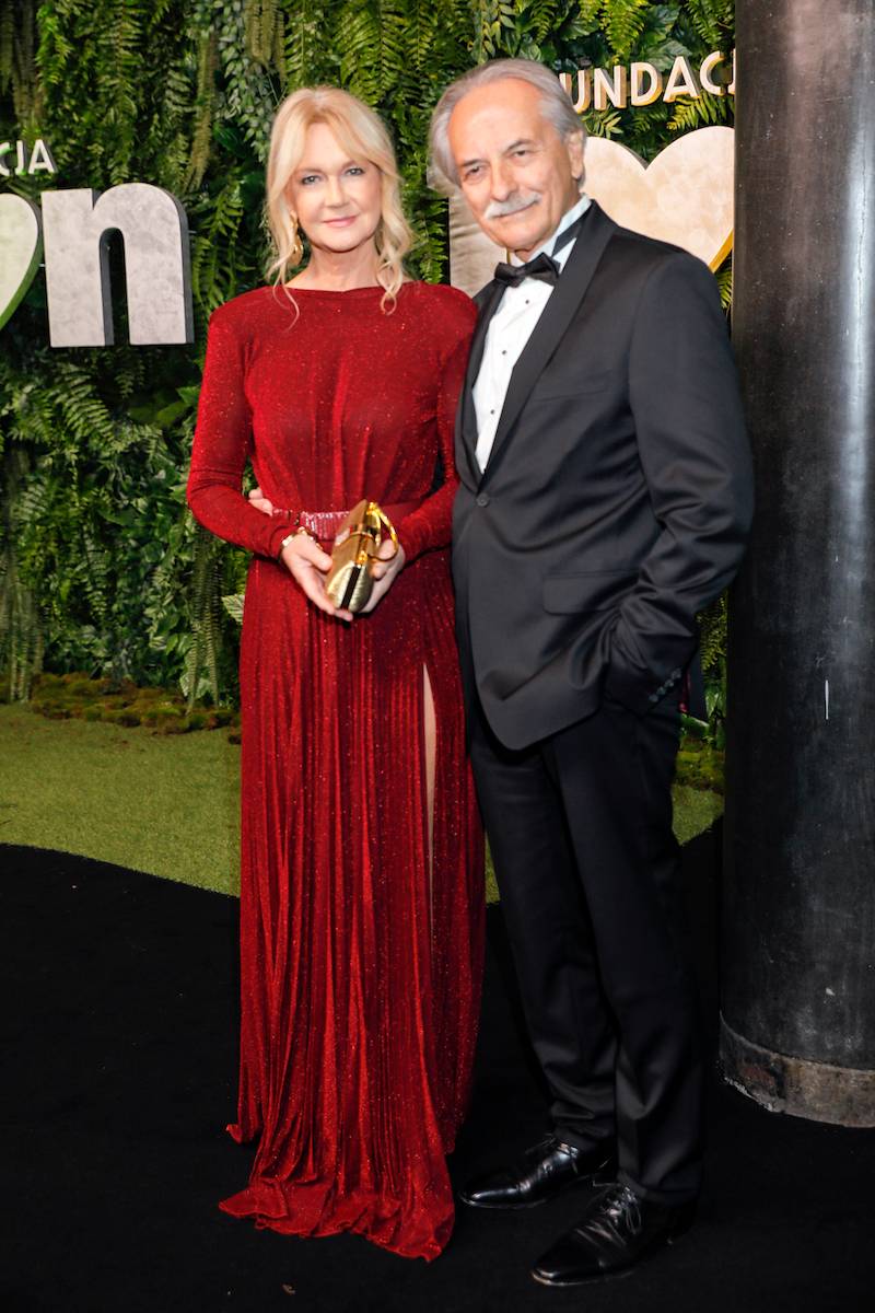 Bal Fundacji TVN (część II): Monika Olejnik w odważnym kolorze, Dorota Szelągowska debiutuje z nowym partnerem